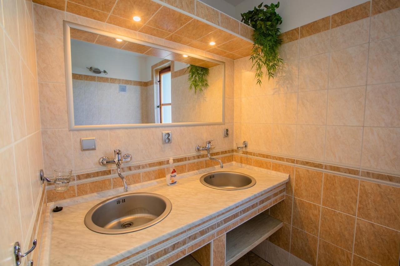 Villa Privát NA CHALUPE Partizánska Ľupča 649 Esterno foto